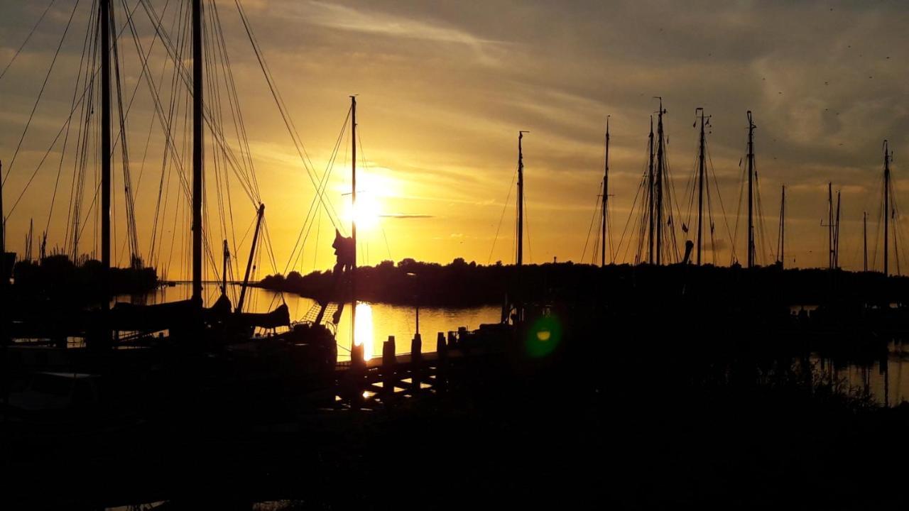 Bed & Breakfast De Schans Makkum Bagian luar foto
