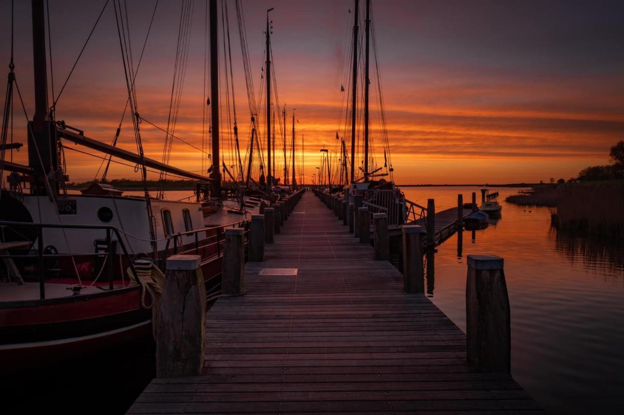 Bed & Breakfast De Schans Makkum Bagian luar foto